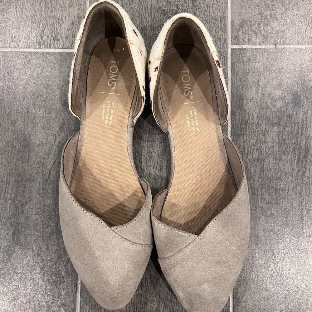 Toms Women's Cream and Gray Flats